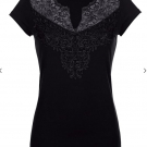 Shirt mit Spitzeneinsatz im Vorderteil